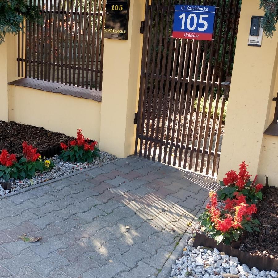 Przylesie Apartment Uniejow Bagian luar foto