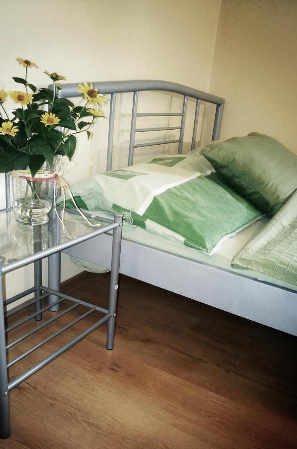Przylesie Apartment Uniejow Bagian luar foto