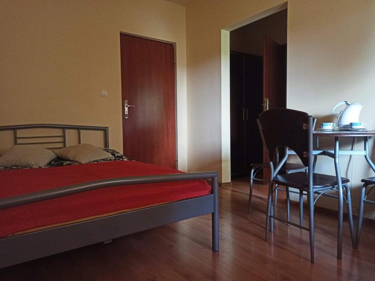 Przylesie Apartment Uniejow Bagian luar foto